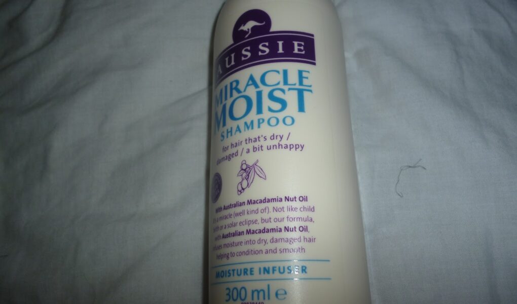 Aussie Miracle Moist Shampoo