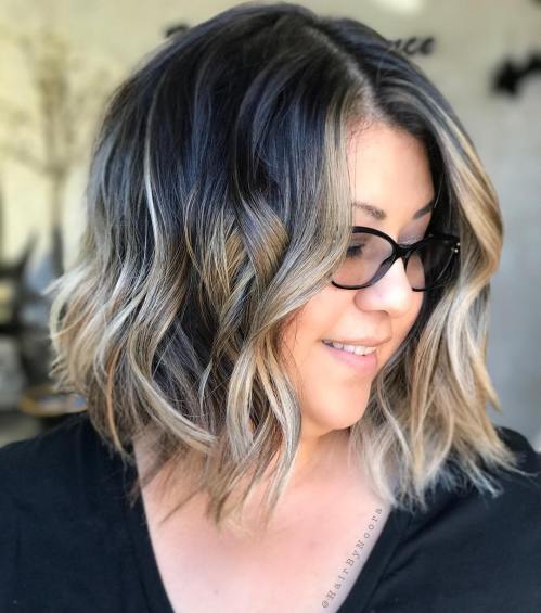 Plus-Size Wavy Hairstyle Women Over 40