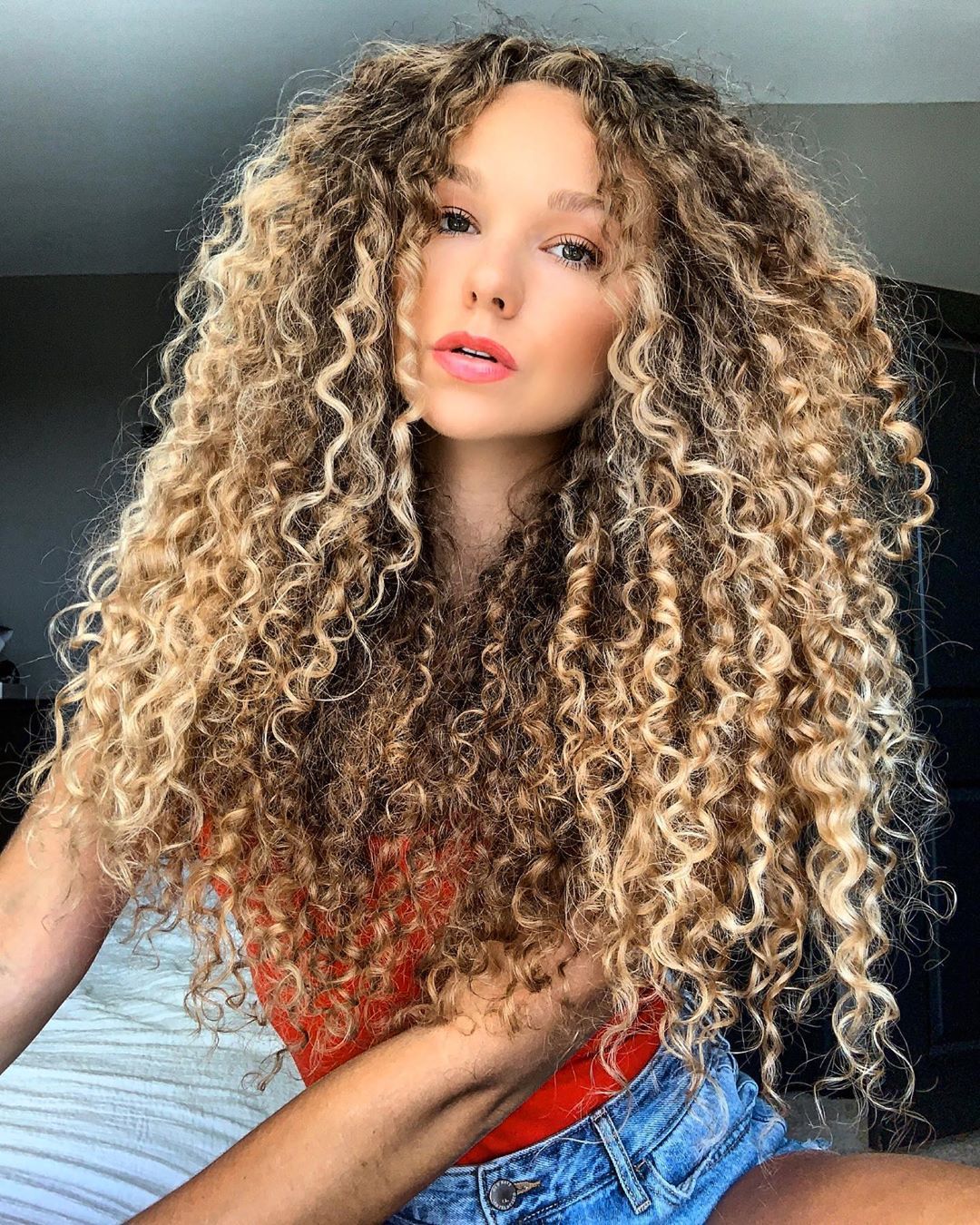 Black Curly Hair With Blonde Highlights