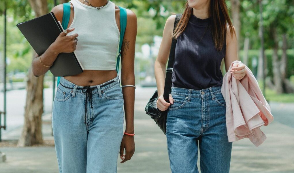 5 Ways to Dress Well in College with a Low Budget Fashion Beauty Blog